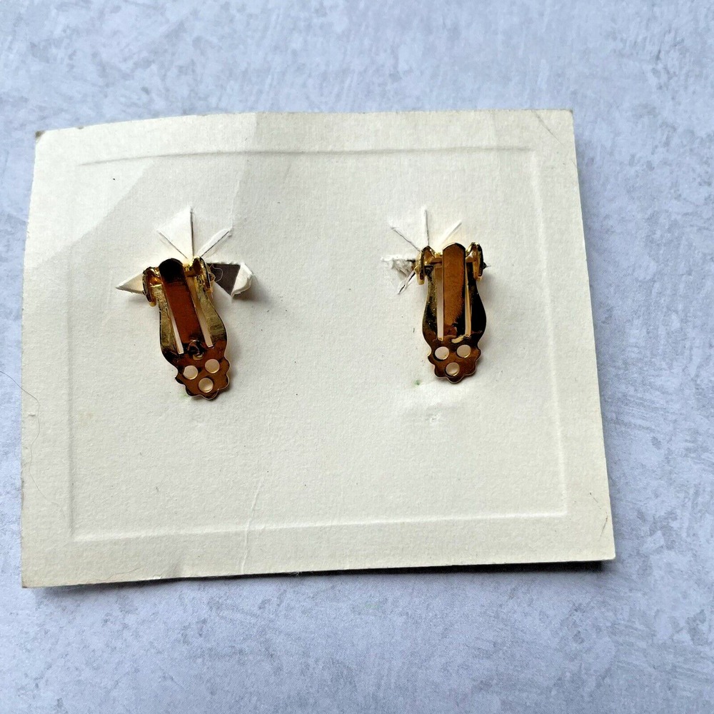 Vintage Patriotic Red White & Blue Rhinestone Cluster Gold Tone Clip On Earrings - Picture 3 of 5